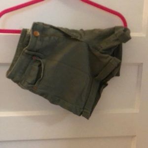 Universal thread shorts